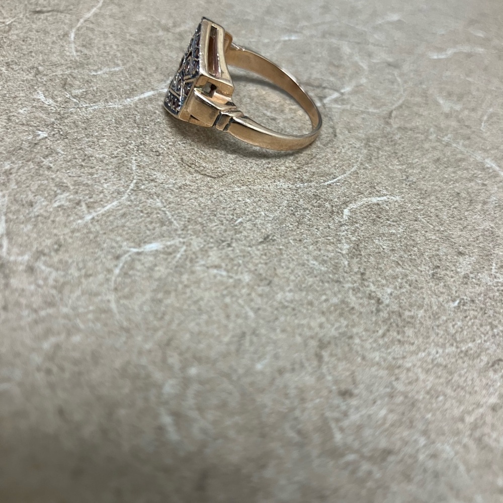 Hexagonal 14k rose gold and Red garnet Ring - Picture 3 of 7
